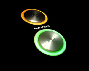 dj_power_play_or_pause_button-1280x1024